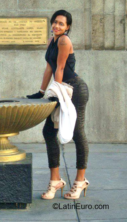 Date this georgeous Brazil girl Luana from Recife BR9309