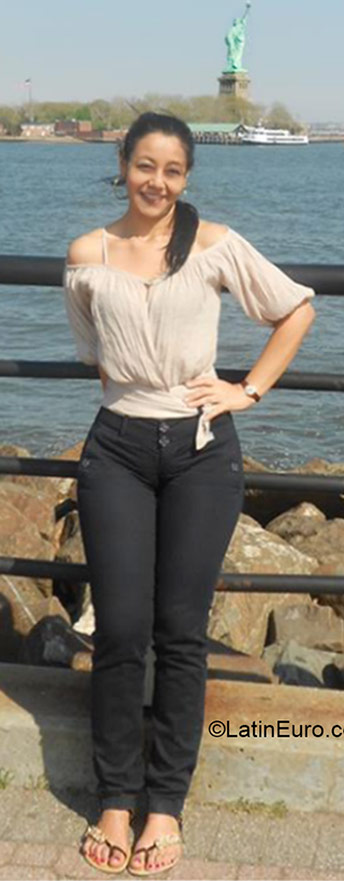 Date this exotic Colombia girl Ana from Cali CO17305