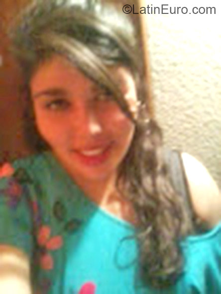 Date this cute Dominican Republic girl Valentina from Bogota DO22084