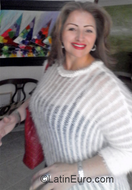 Date this happy Colombia girl Gloria from Bogota CO17443
