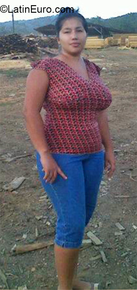 Date this happy Honduras girl Evelin from Roatan HN1532