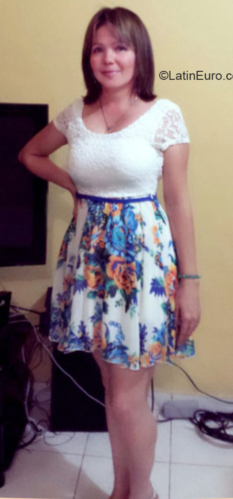 Date this nice looking Honduras girl Teresa from San Pedro Sula HN1535