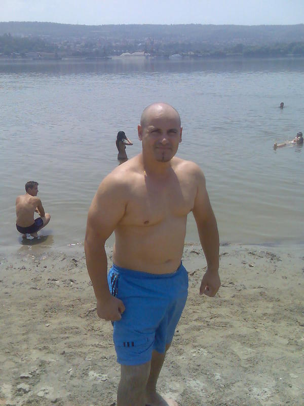 Date this happy Spain man Lindomaryo from Madrid ES316