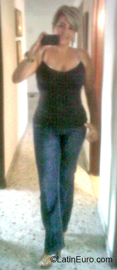 Date this hot Colombia girl Nana from Cali CO17564