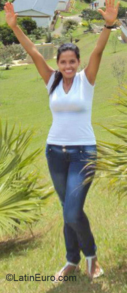 Date this charming Colombia girl Lady from Cali CO17576