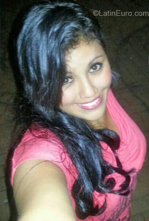 Date this nice looking Honduras girl Saray from Choluteca HN1555