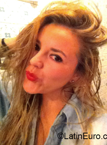 Date this good-looking Colombia girl Camila from Bogota CO17606