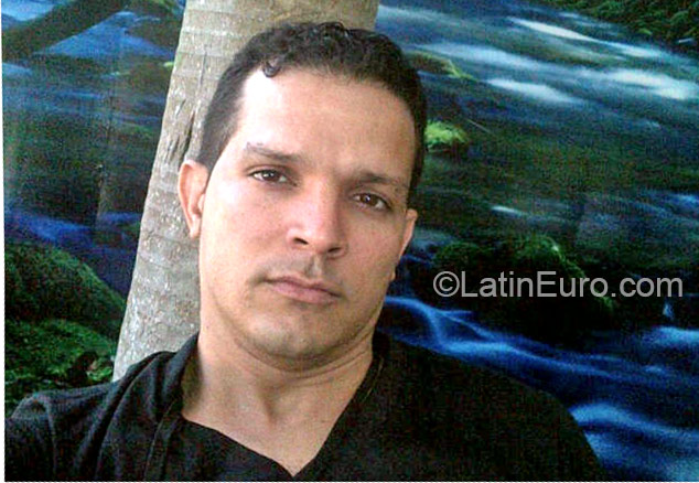 Date this exotic Dominican Republic man Stanly from Santo Domingo DO22494