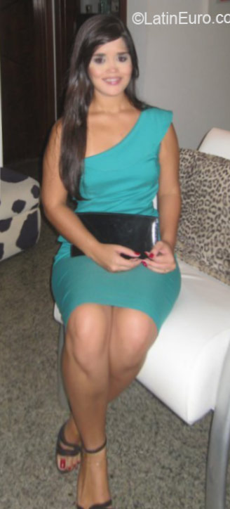 Date this stunning Brazil girl Rena from Natal BR9374