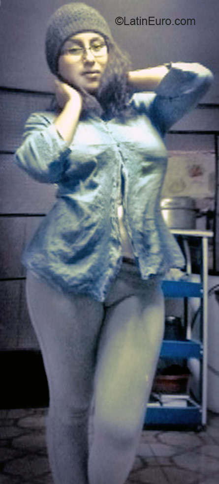 Date this charming Peru girl Gabriela from Lima PE1061