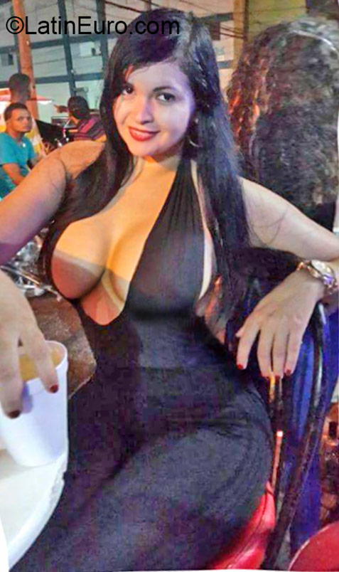 Date this hard body Dominican Republic girl Madelineee from Santo Domingo DO22621