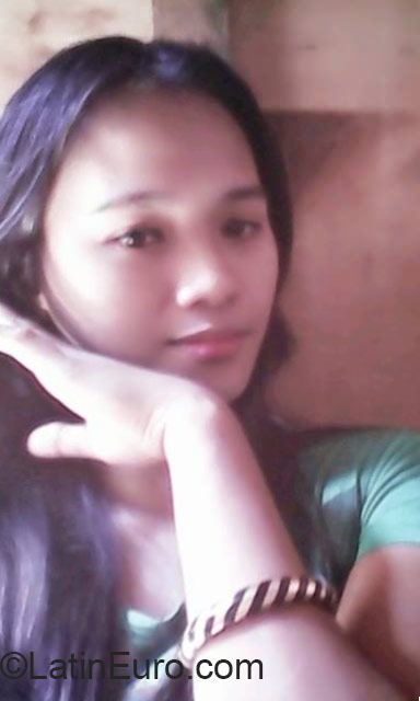 Date this tall Philippines girl Jen from Manila PH798