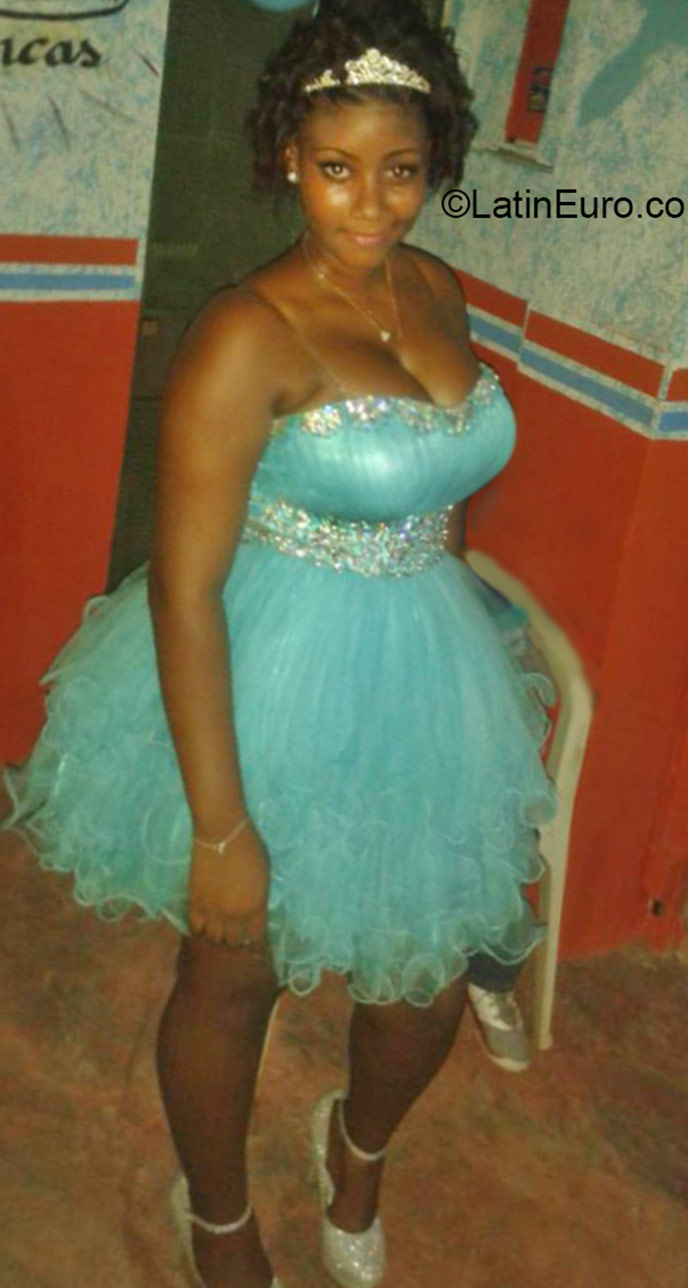 Date this funny Dominican Republic girl Rachaly from Santo Domingo DO22660