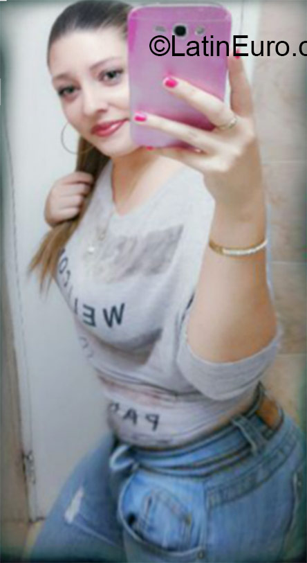 Date this hot Panama girl Yahria from Panama City PA638