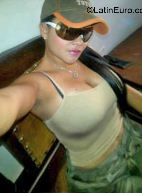 Date this lovely Colombia girl Alina from Medellin CO17772