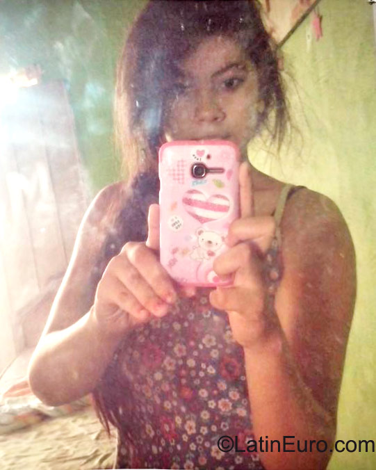 Date this foxy Colombia girl Dania from Bogota CO17798