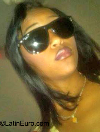 Date this happy Dominican Republic girl Grany from Santo Domingo DO22863