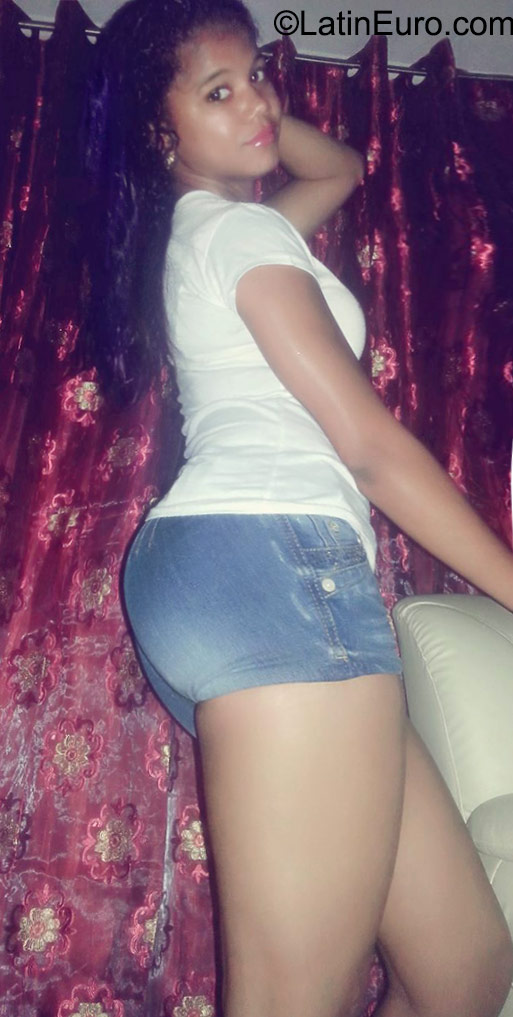 Date this athletic Dominican Republic girl Franelis from Santo Domingo DO22866