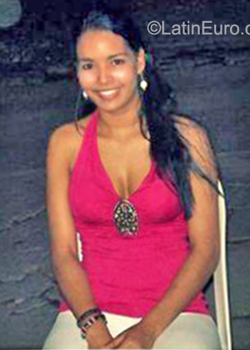Date this passionate Colombia girl Rosa from Barranquilla CO17815
