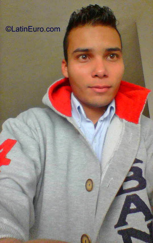 Date this hot Colombia man Carlos from Bogota CO17831
