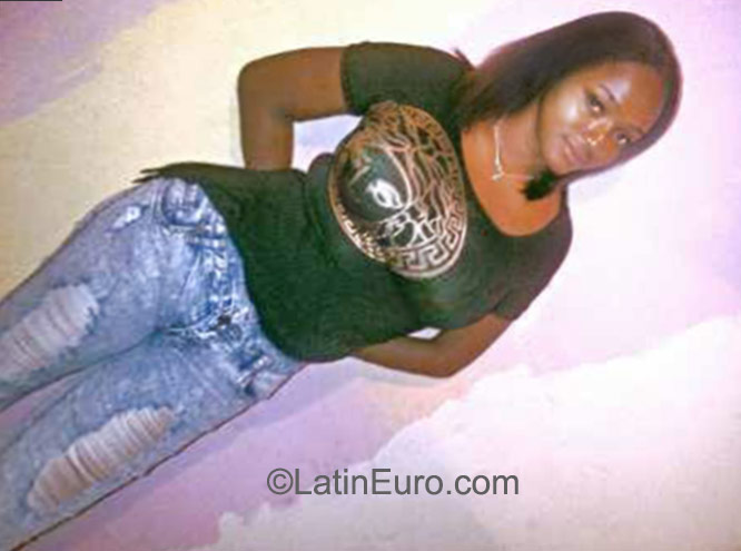 Date this young Dominican Republic girl Lina from Santo Domingo DO22929