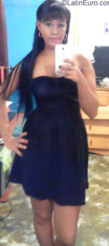 Date this stunning Colombia girl Lorena from Cali CO17851