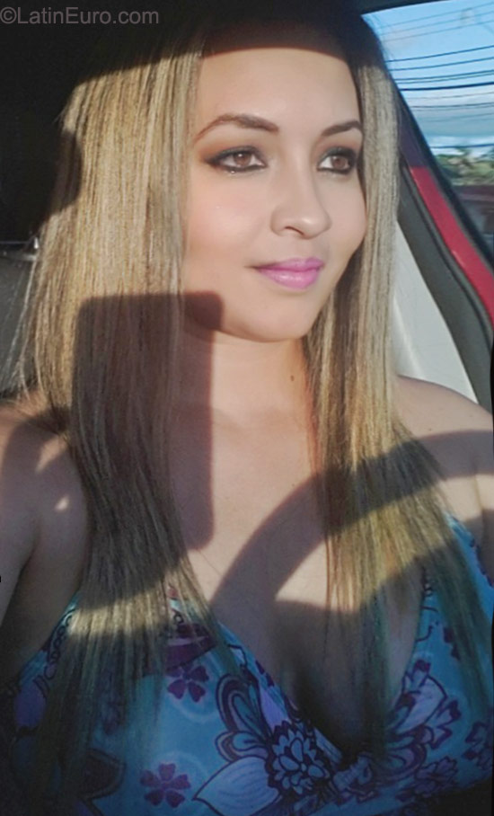 Date this attractive Panama girl Lorena from Panama City PA664