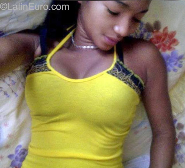 Date this athletic Dominican Republic girl Chantal from Spm DO23004