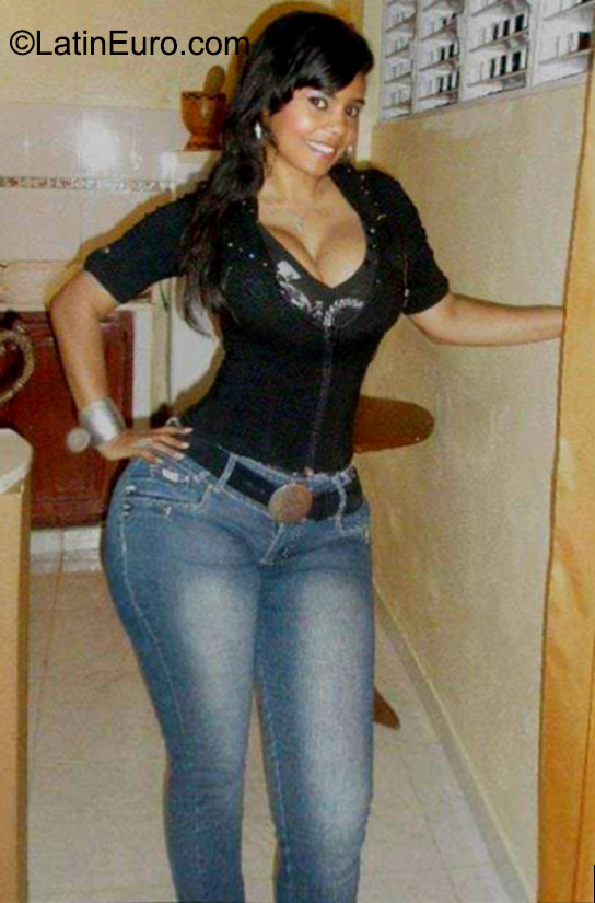 Date this young Dominican Republic girl Elsa from Santiago DO23043