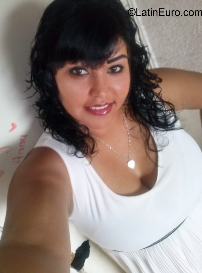 Date this foxy Mexico girl Maria from Ensenada MX1447