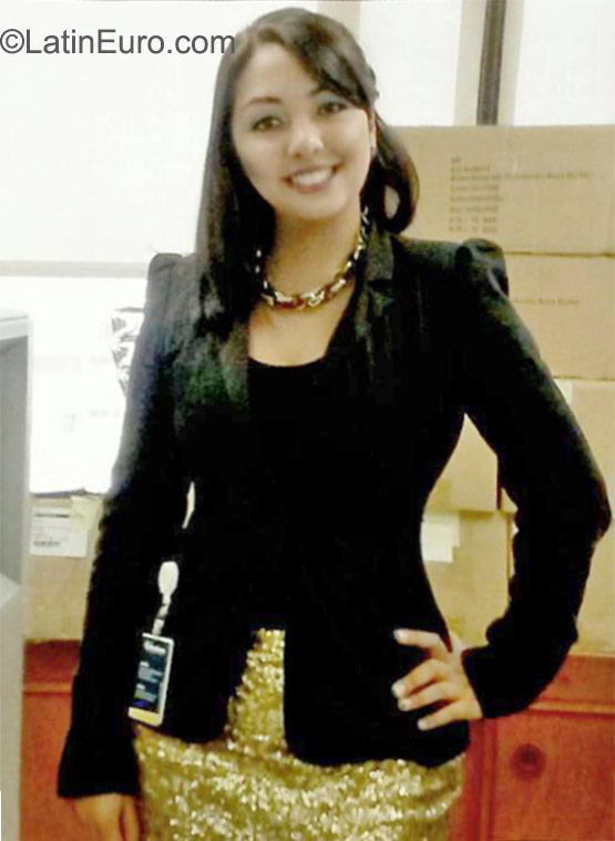 Date this sensual Colombia girl Adriana from Bogota CO17916