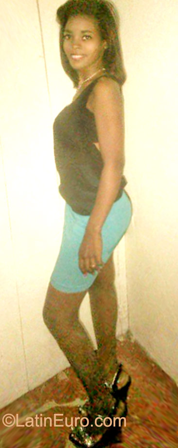 Date this good-looking Dominican Republic girl Alexia from San Pedro de Macoris DO23072