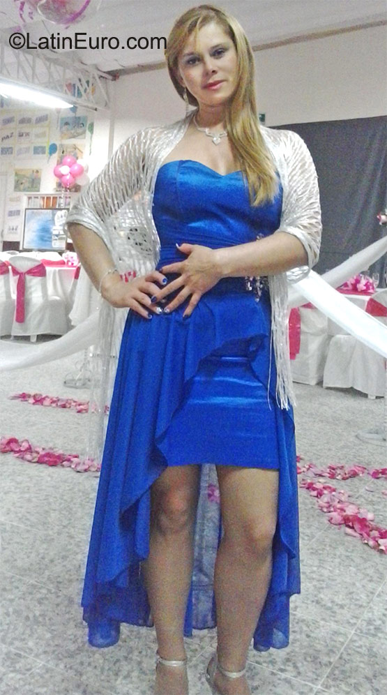 Date this voluptuous Colombia girl Luz from Bogota CO17938