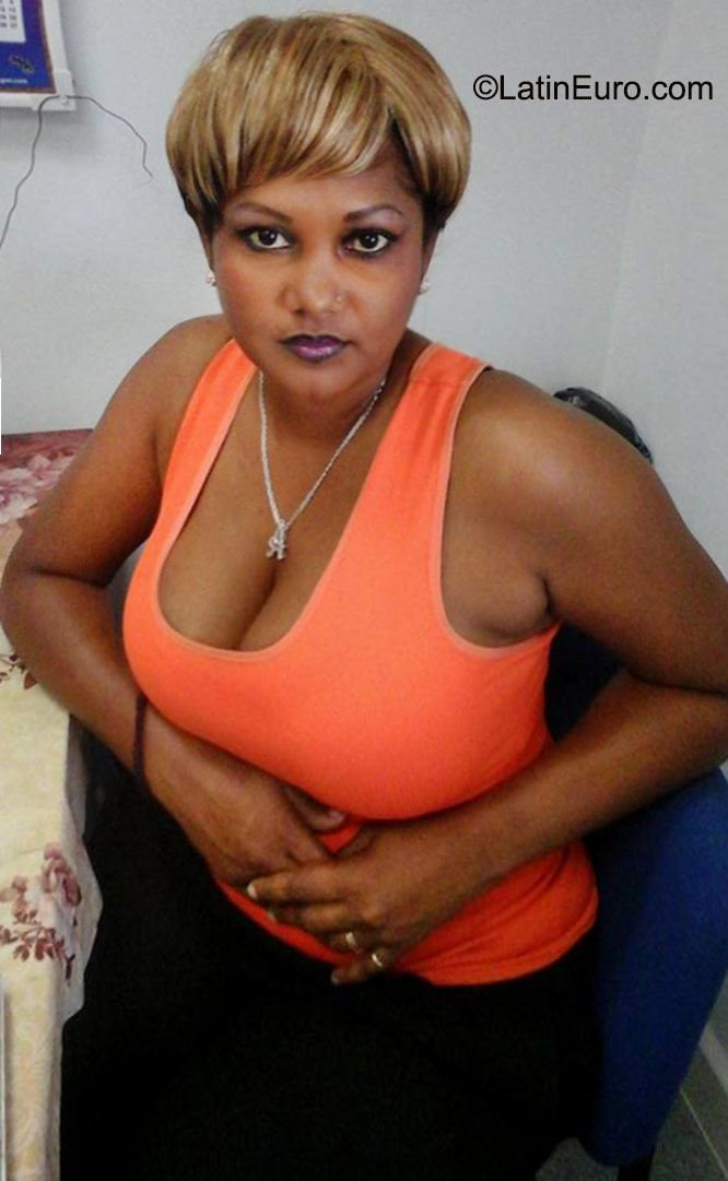 Date this tall Trinidad and Tobago girl Asha from Trinidad TT78