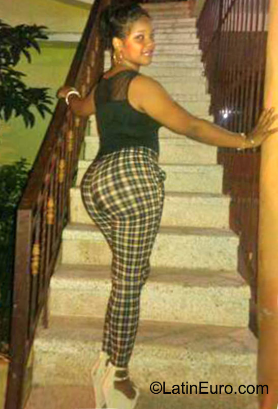 Date this beautiful Dominican Republic girl Sara from Santo Domingo DO23240