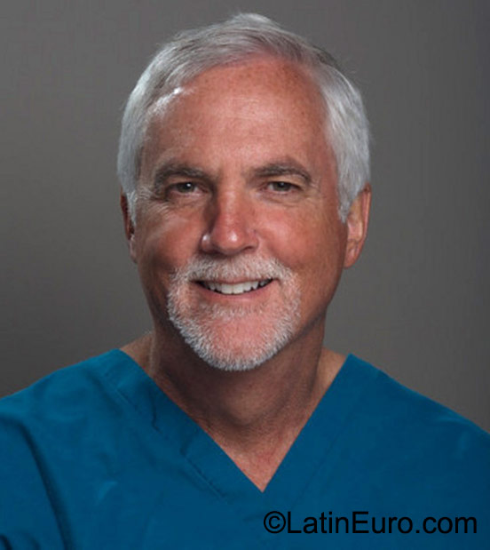 Date this voluptuous United States man Docminican from Somersworth US16481
