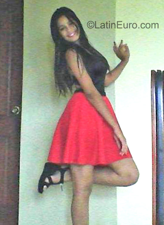 Date this hot Dominican Republic girl Rosa from Santo Domingo DO23297