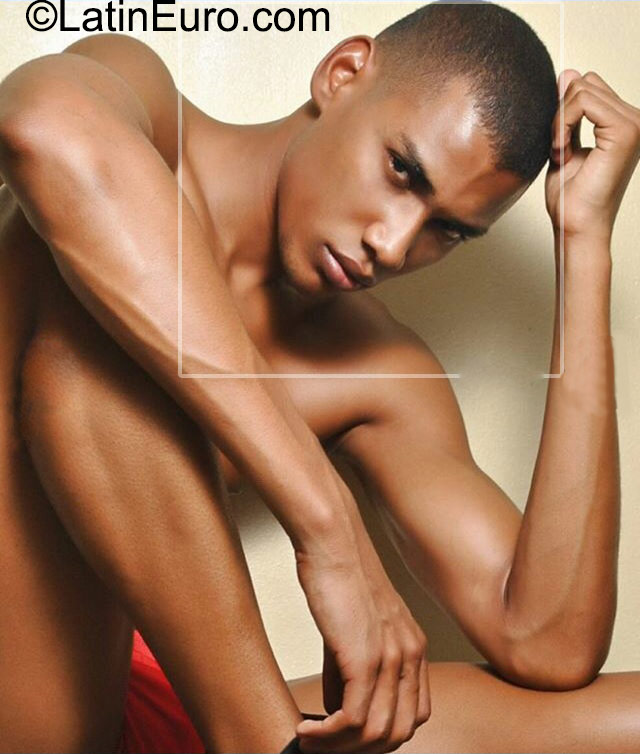 Date this voluptuous Dominican Republic man Luis from Santo Domingo DO23300