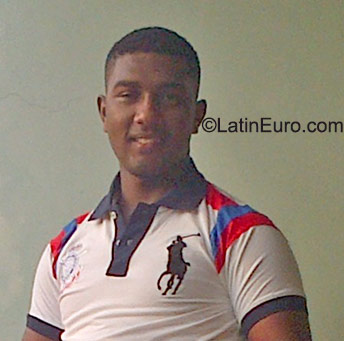 Date this happy Colombia man Esneider from cali CO18043