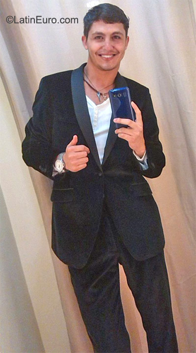Date this exotic Venezuela man Kenny from Caracas VE633