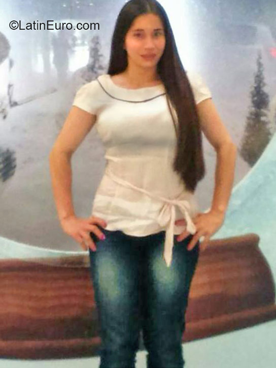Date this gorgeous Colombia girl Martha liliana from Bogota CO18205