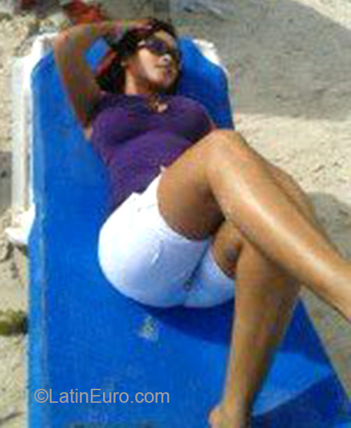 Date this funny Dominican Republic girl Rosy from Azua DO23729