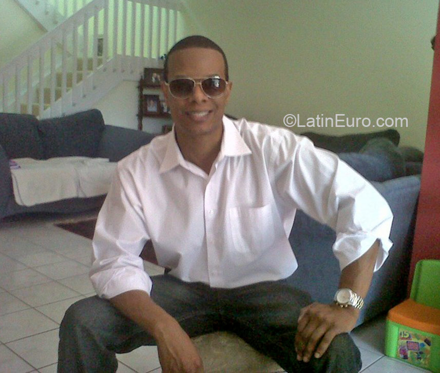 Date this georgeous United States man Trueblue from Miramar US16640