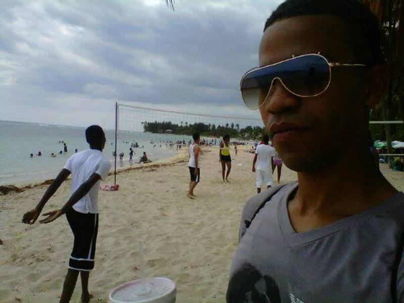 Date this tall Dominican Republic man Luis from Santo Domingo DO23778