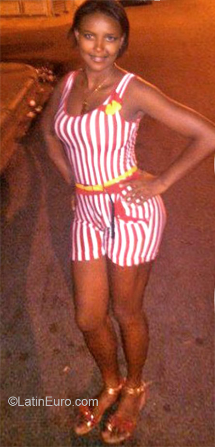 Date this hard body Dominican Republic girl Yocasta from Santo Domingo DO23824