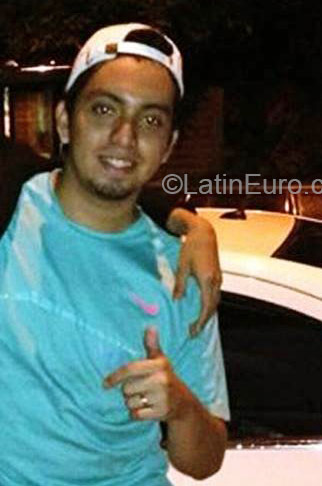 Date this exotic Colombia man Alejandro from Cali CO18265