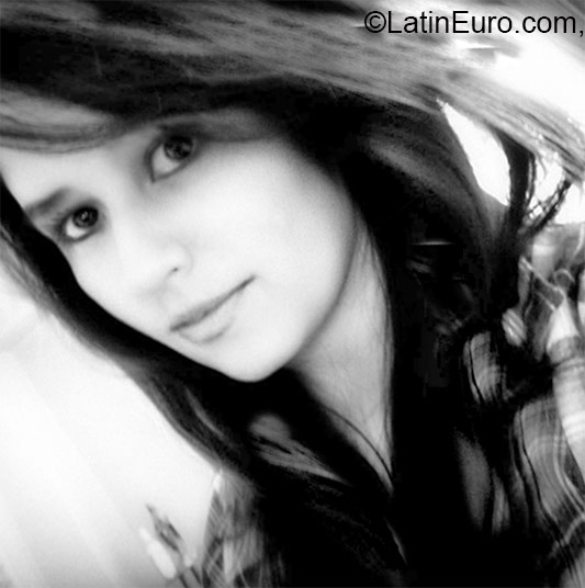 Date this delightful Colombia girl Laura from Bogota CO18284