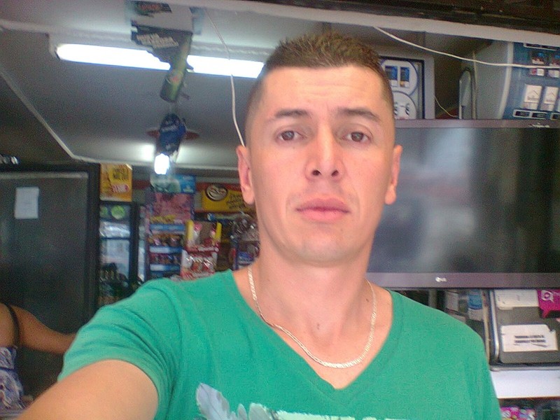 Date this nice looking Colombia man Victor from Pereira CO18293