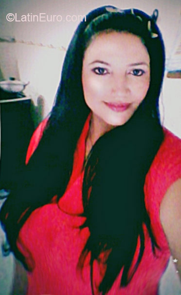 Date this sultry Colombia girl Lina from Barranquilla CO18359