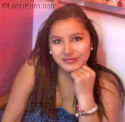 Date this charming Colombia girl Carito from Bogota CO18361